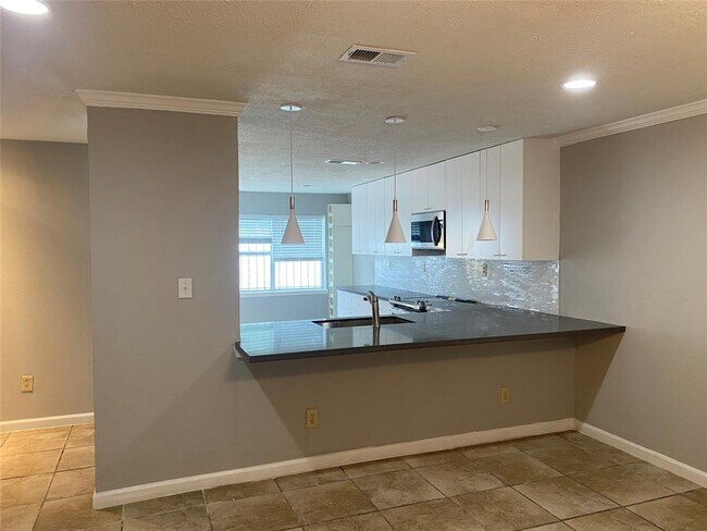 Building Photo - 10946 Bexley Dr