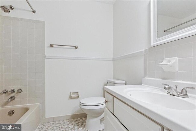 Building Photo - 138 Talgrath Ct
