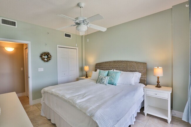 Building Photo - 3 Bedroom/ 2.5 Bath Oceanfront Condo, Blocks from Flagler Ave