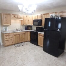 Building Photo - 218 Crosswell Ave