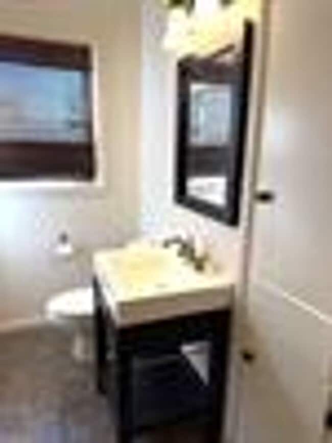 Building Photo - Updated 3/1/1 home in Owasso