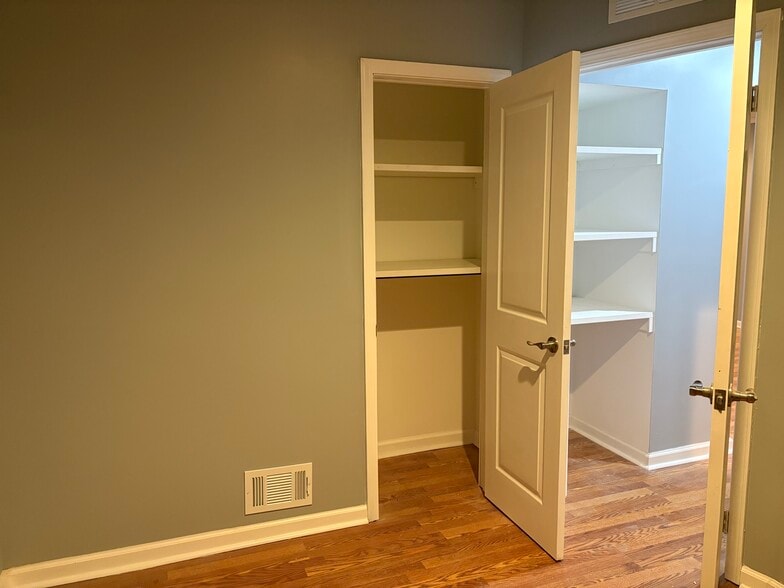 Building Photo - 15886 Northlawn St