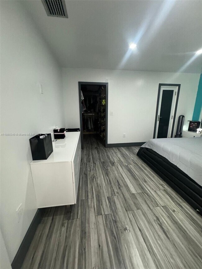 Building Photo - 41 NW 136th Ct