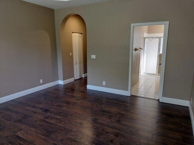 Building Photo - 5671 Sunberry Cir