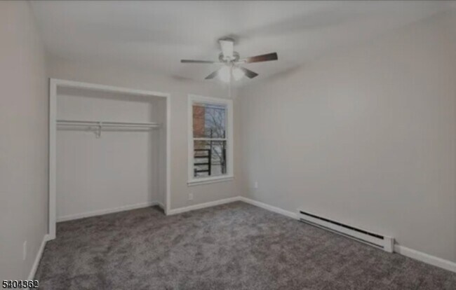 Building Photo - 188 N Park St