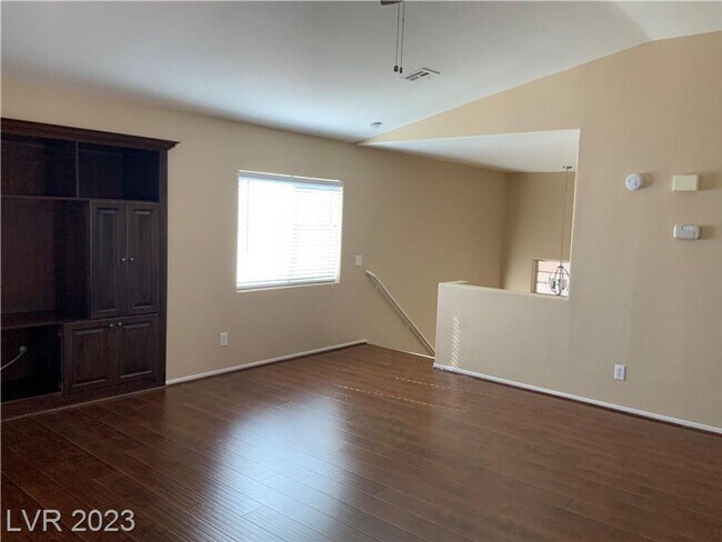 Building Photo - CHARMING SPLIT LEVEL HOME. FEATURING OPEN FAMILY ROOM