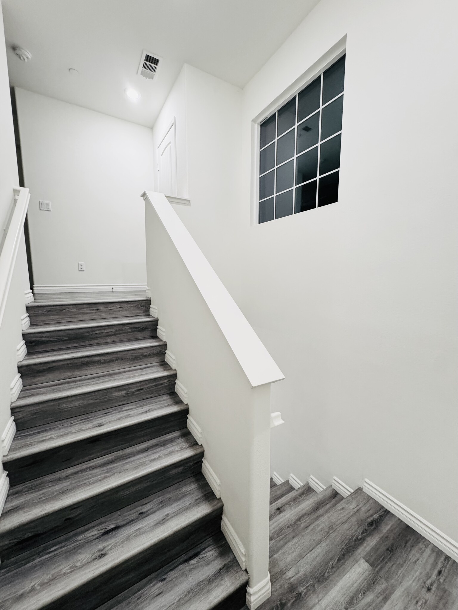 Building Photo - 1225 Corte del Sol