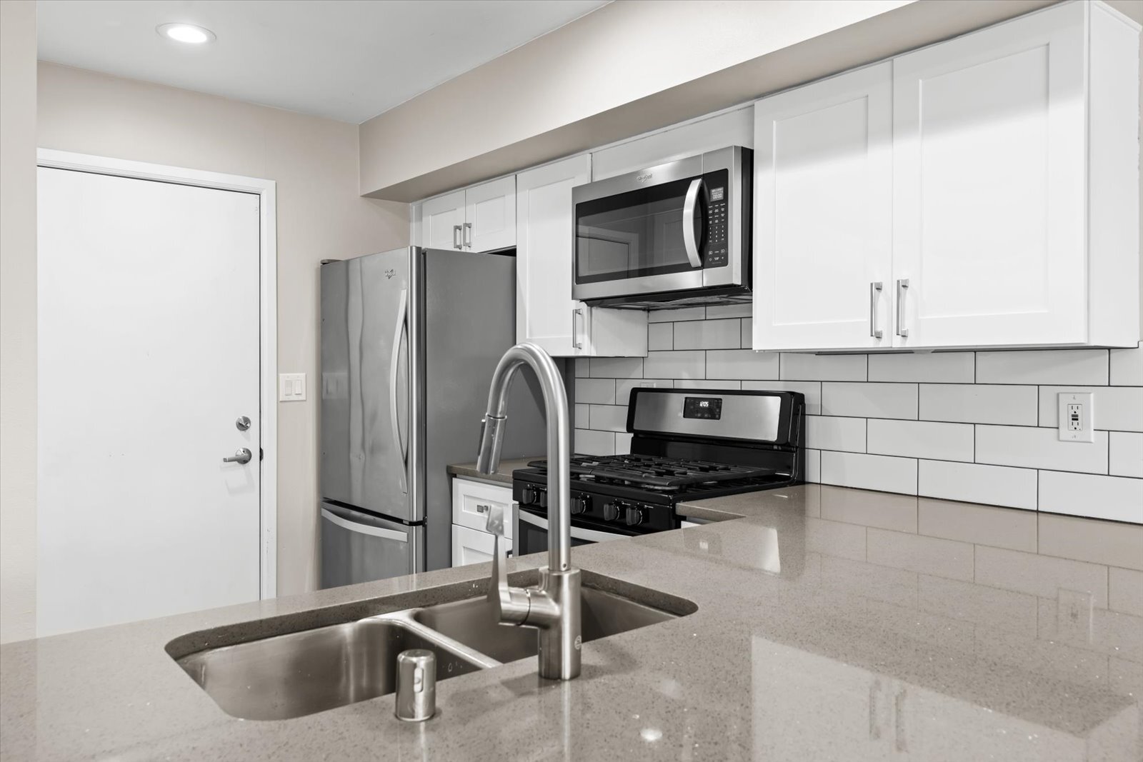 Building Photo - 501 23rd Ave S