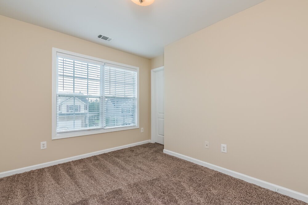 Building Photo - 5792 Castlebrook Dr