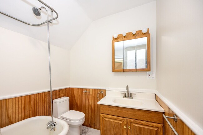 Building Photo - 51 N Pearl St