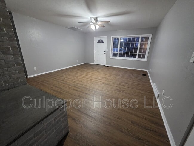 Building Photo - 3238 Van Fleet Pkwy