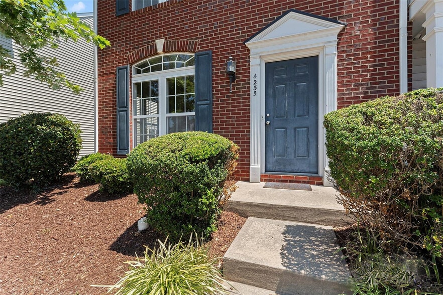 Primary Photo - 4235 Coulter Xing