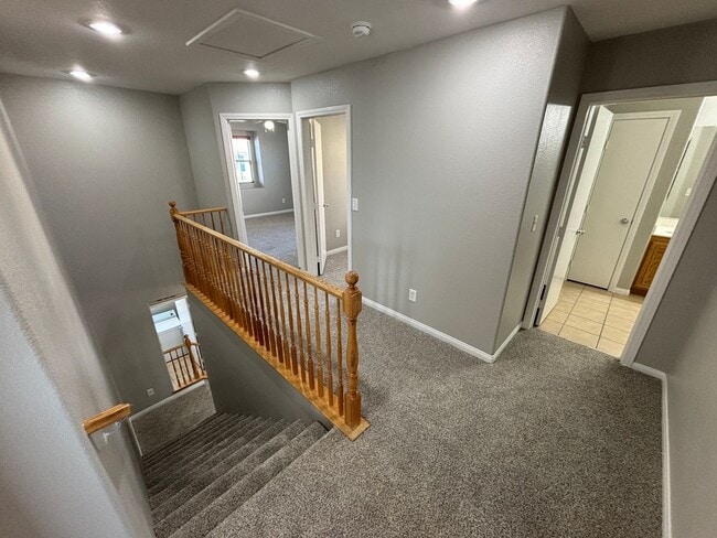 Building Photo - Beautiful 4Bed/3Bath/2Car home located between Summerlin/Providence area