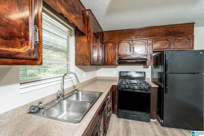 Building Photo - 3814 Mars Ave