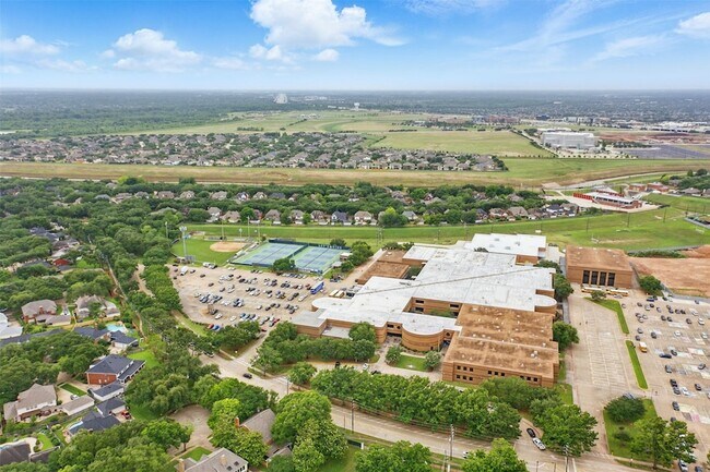 Building Photo - 4144 Greystone Way