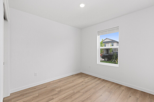 Building Photo - 6658 W Aileron St