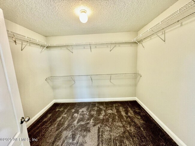 Building Photo - 336 Midway Park Dr