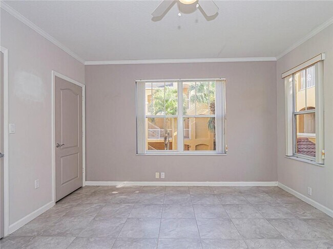 Building Photo - 5045 Fairways Cir