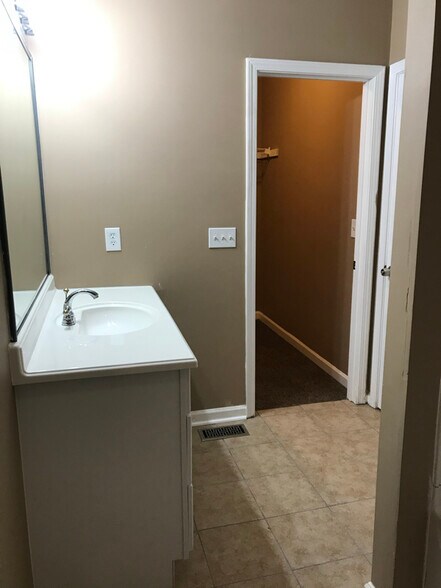 Building Photo - 1070 Gun Club Rd NW