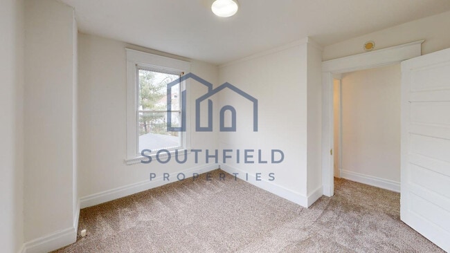 Building Photo - 1846 Lincoln Ave