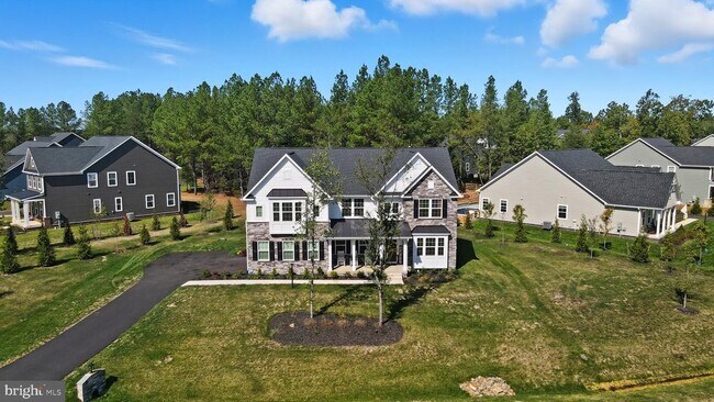 Building Photo - 10706 Green Leaf Run