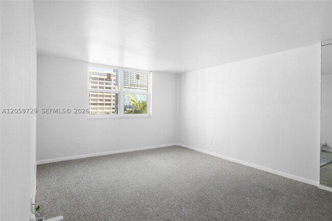 Building Photo - 1849 S Ocean Dr