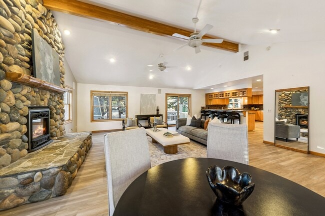 Building Photo - 926 Tanglewood Dr