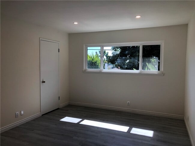 Building Photo - 2817 Merlin Ave