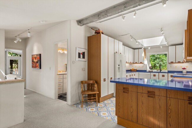 Building Photo - 15 Terrace Dr