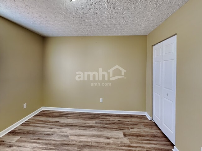 Building Photo - 5272 Gobel Dr