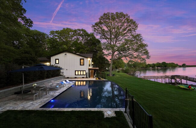 Building Photo - 3837 Fox Run