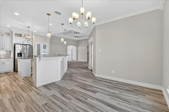 Building Photo - 15229 Barataria Dr