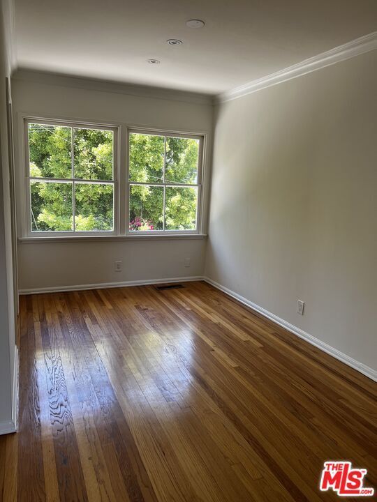 Building Photo - 130 S Bowling Green Way