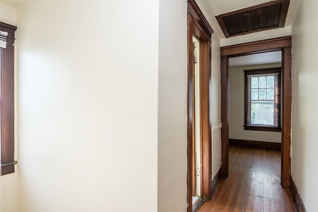 Building Photo - 112 Adams St