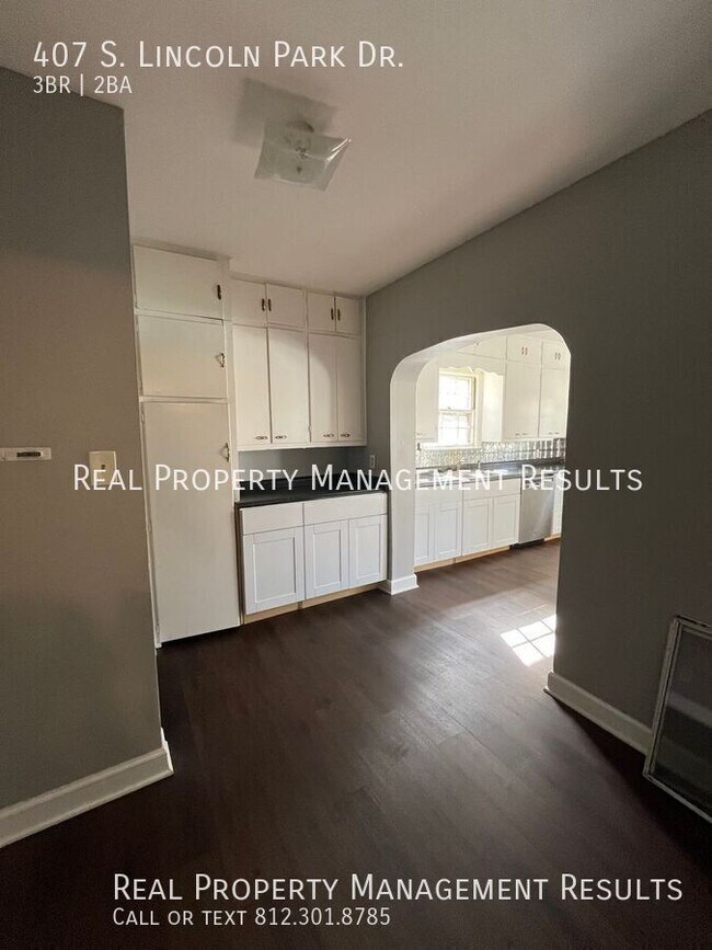 Building Photo - 407 S Lincoln Park Dr