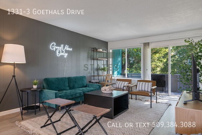 Building Photo - 1331 Goethals Dr