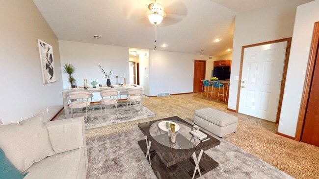 Primary Photo - 520 9th Ave