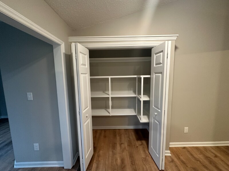Building Photo - 161 Mill Creek Dr