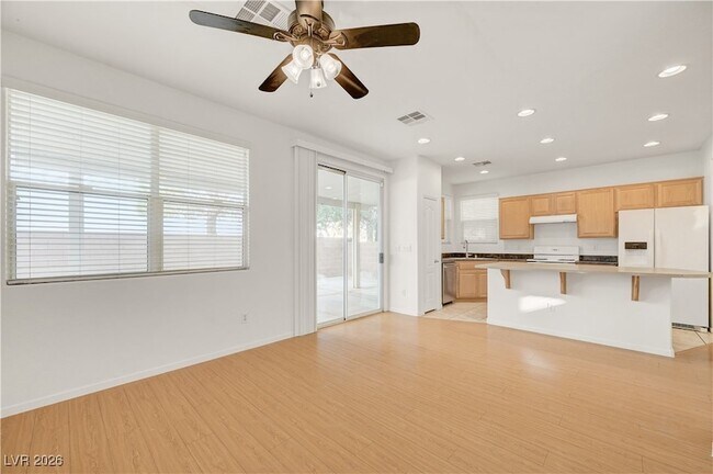 Building Photo - 9260 Pembrook Falls Ave