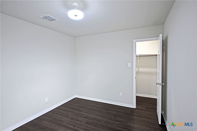 Building Photo - 2973 Greenbriar Rd