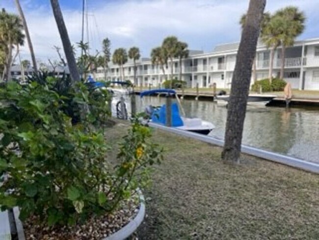 Building Photo - VENICE ISLAND - Condo with Canal View and Beach Access!