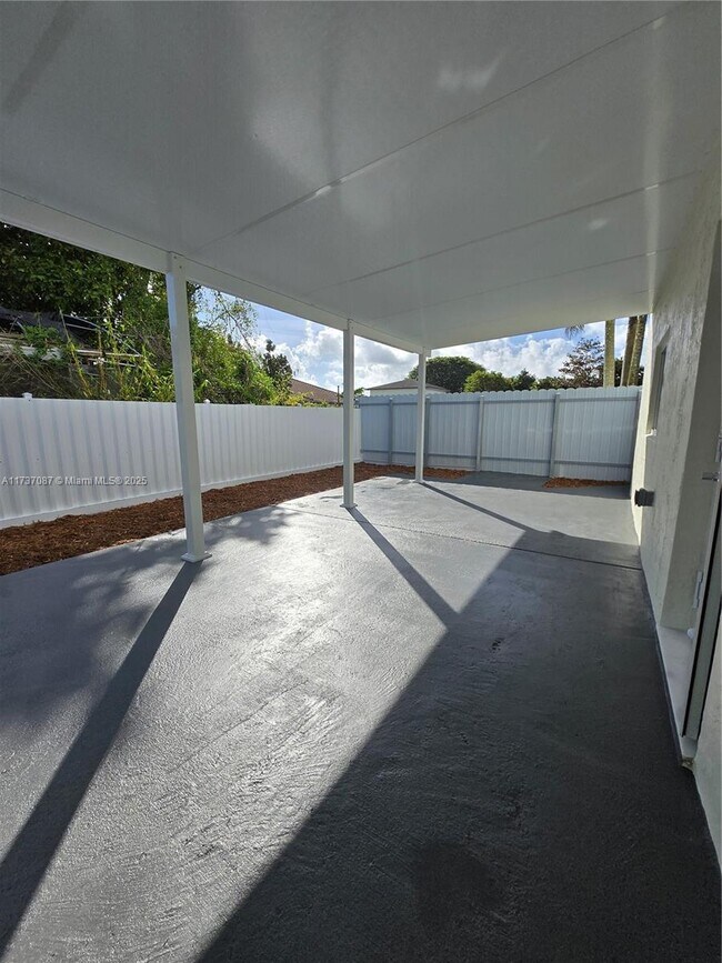Building Photo - 25050 SW 157th Ave