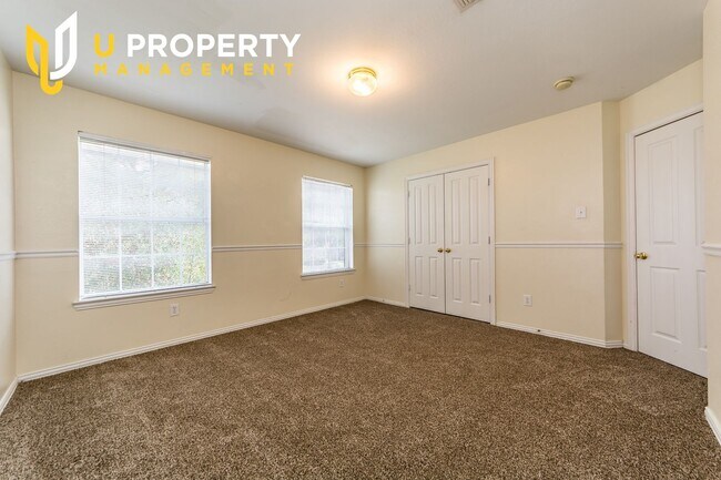 Building Photo - 6 Bedrooms, 3 garage space house. US75 & A...