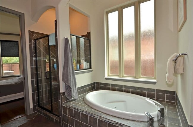 Building Photo - 12812 Black Hills Dr