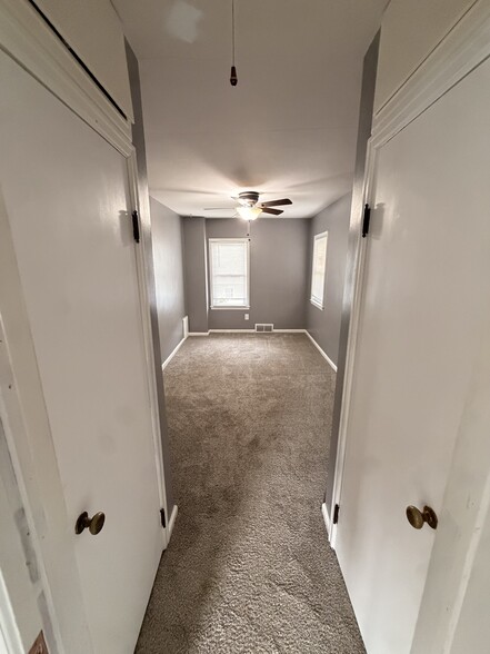 Bedroom - 317 E Chart St