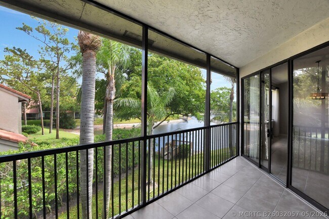 Building Photo - 5801 Coach House Cir