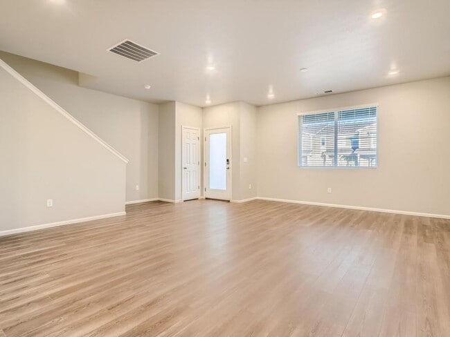 Building Photo - 12225 Creamery St