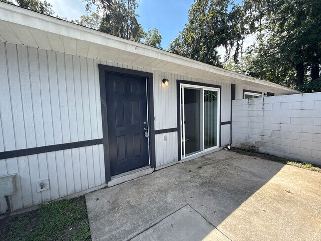 Building Photo - JCR1 - 2040 All Units
