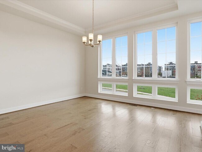 Building Photo - 20305 Savin Hill Dr