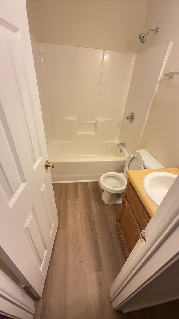 Building Photo - Ideal Home Located in the City Limits